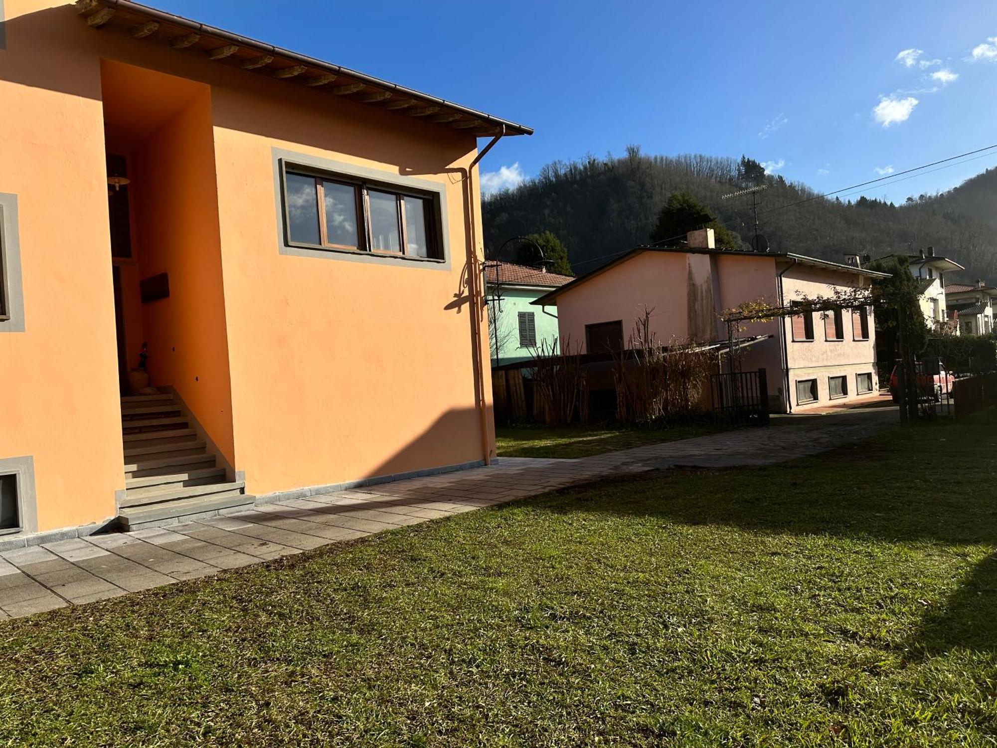 Holiday home Casa Hydrangea Con Piscina E Giardino Bagni di Lucca